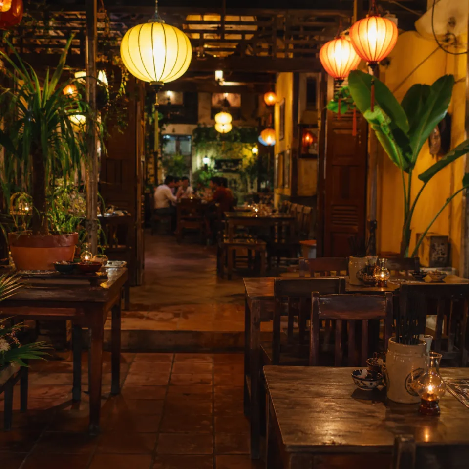 Phin cà phê đang nhỏ giọt